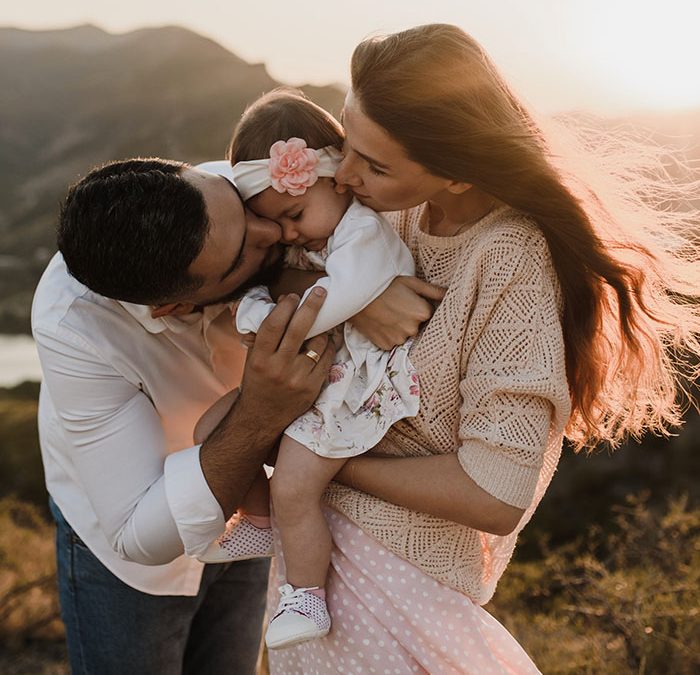 Kissing and Contagious Cavities