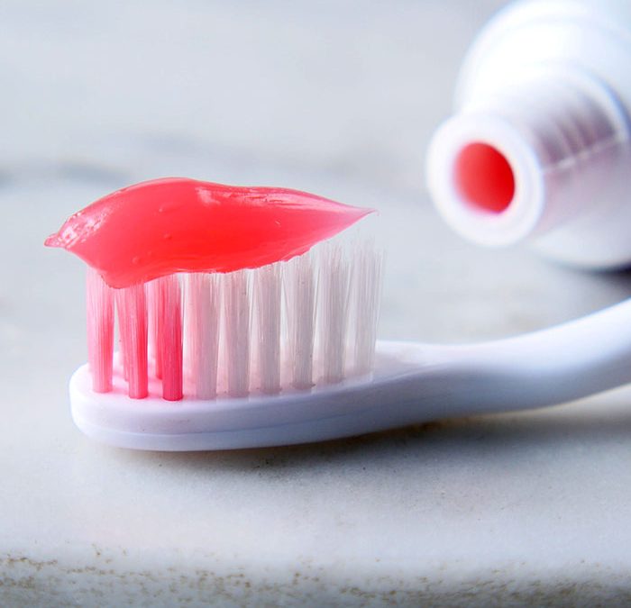 What Are the Main Ingredients in Toothpaste?