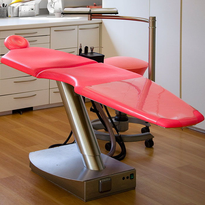 Dentist Faq 2023 700.jpg